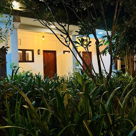 Double Mango Villa كاتوناياكى المظهر الخارجي الصورة